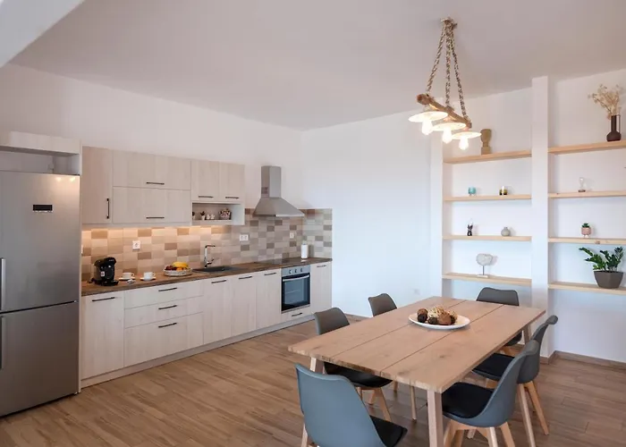 Panteronisia View Feriehus Angairiá