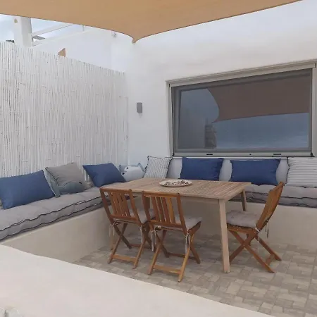 度假居 Panteronisia View *